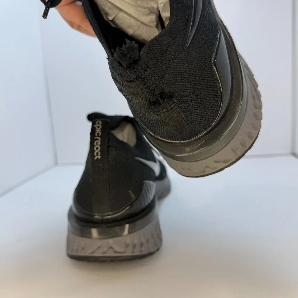 Nike Epic React Flyknit Mens Running Shoes Black Grey Size 10.5